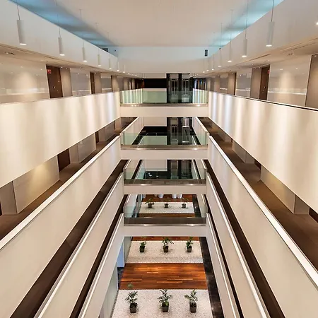 Diagonal Plaza 4*