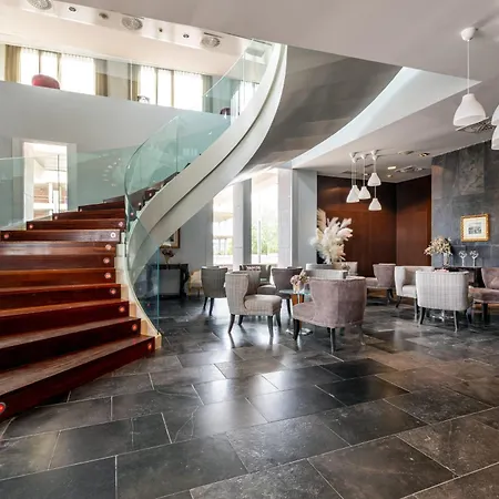 Diagonal Plaza Hotel