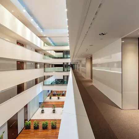 Diagonal Plaza 4* Saragossa